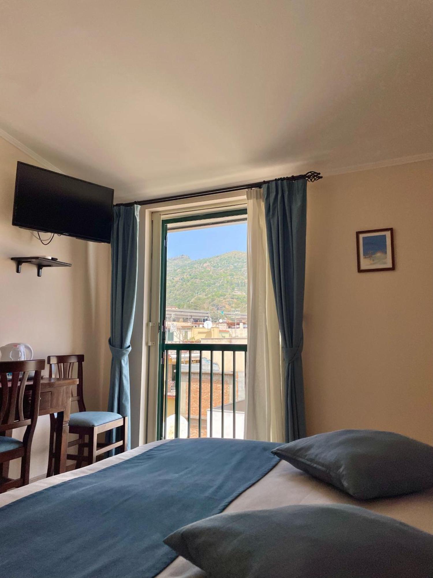 Casa Famiani Bed & Breakfast Летоянни Экстерьер фото